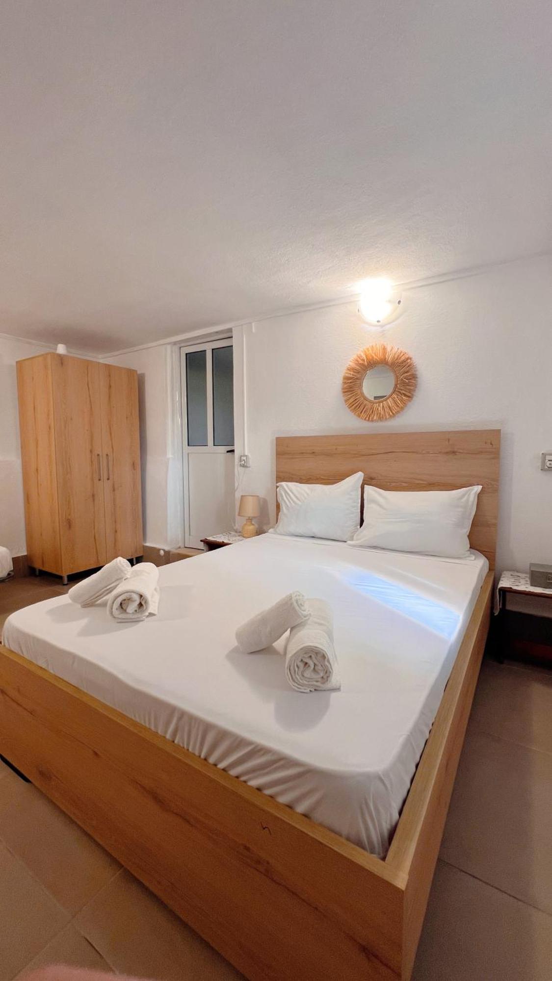 Petra Oliva Apartment Dhermi Exterior photo