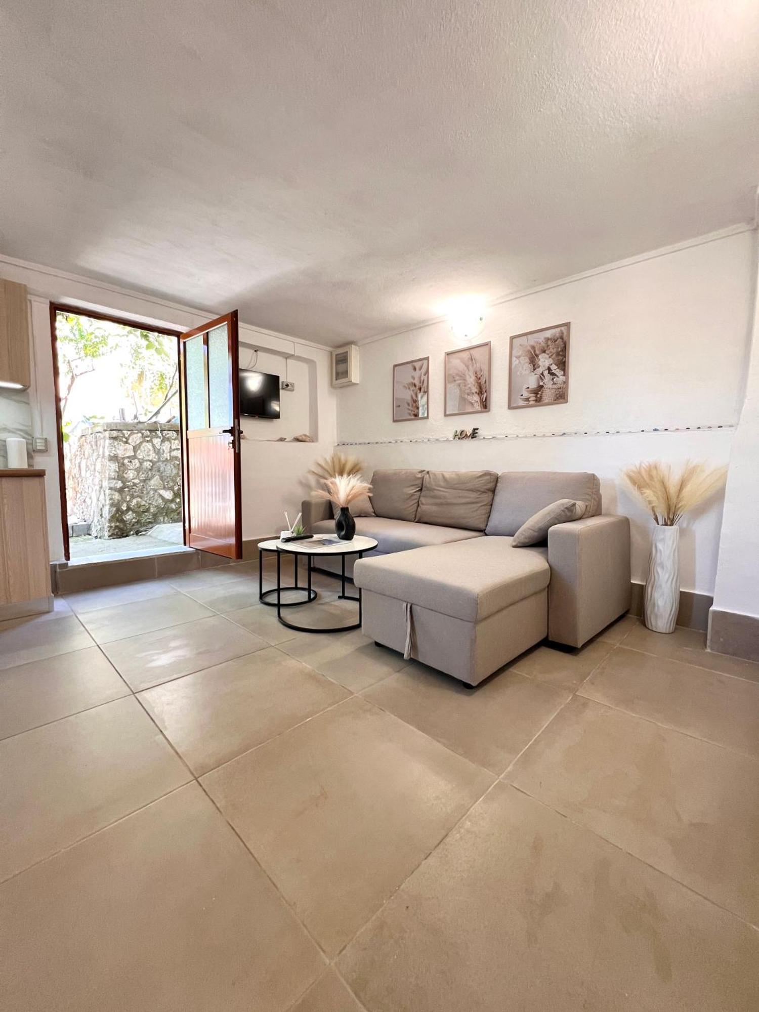 Petra Oliva Apartment Dhermi Exterior photo